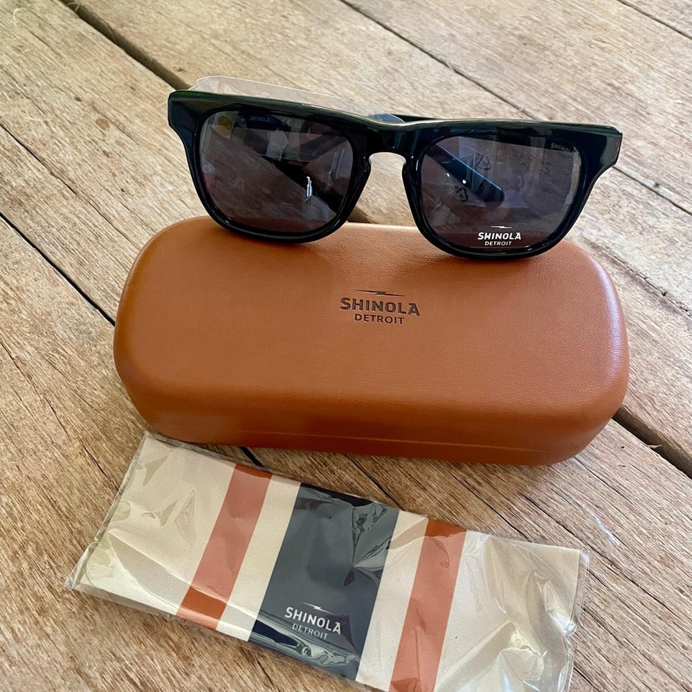NWT Shinola by Flexon Black Men’s Sunglasses with Case